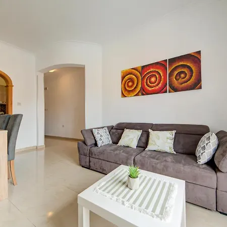 Don Rua Court 3 Bedroom By Shortletsmalta *