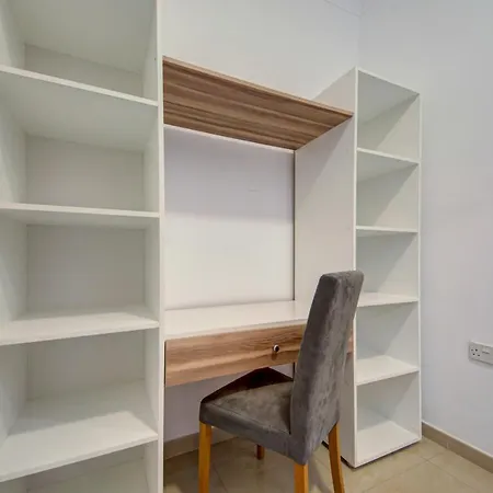 아파트 Secluded 3 Bedroom Close To Promenade