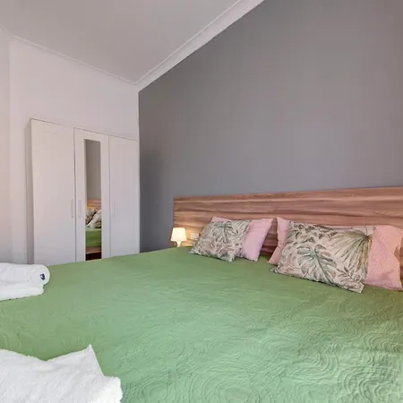 Secluded 3 Bedroom Close To Promenade 公寓