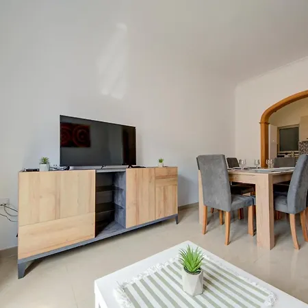 Don Rua Court 3 Bedroom By Shortletsmalta *