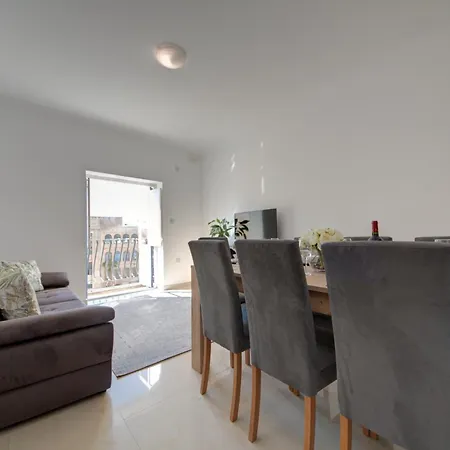 아파트 Secluded 3 Bedroom Close To Promenade