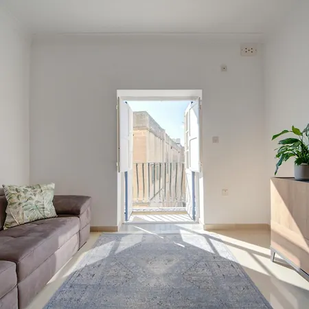 Secluded 3 Bedroom Close To Promenade * 斯利马