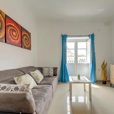 Secluded 3 Bedroom Close To Promenade * Sliema