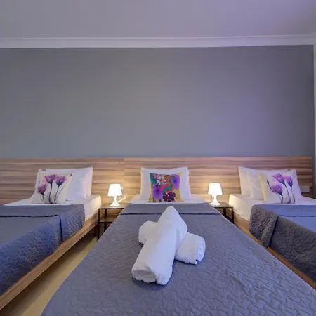 Secluded 3 Bedroom Close To Promenade